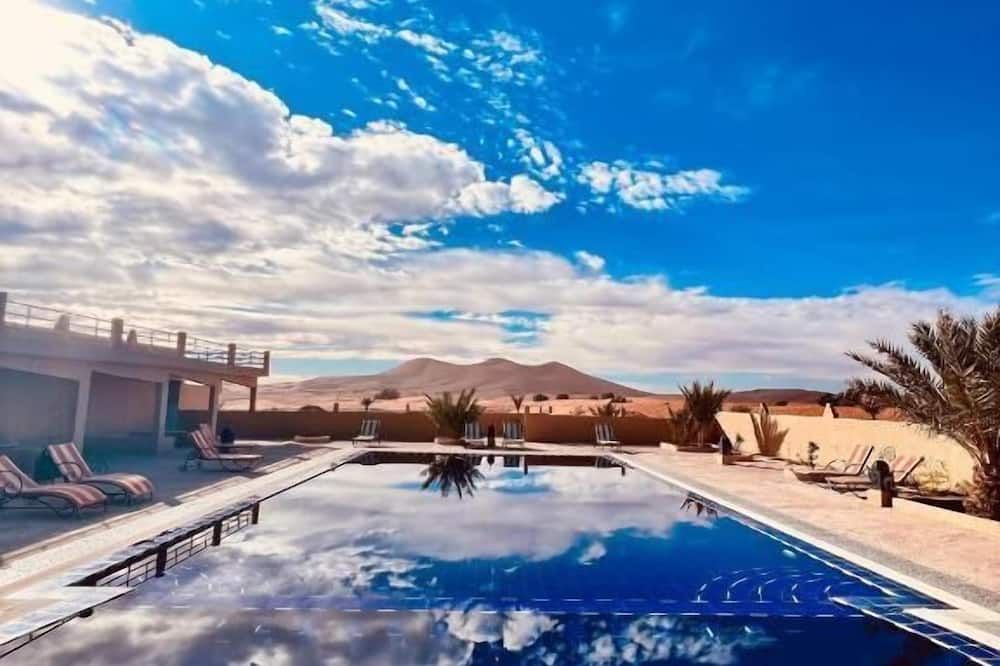 Hotel Camping Les Roses Des Dunes & Piscine - Merzouga - Zwembad