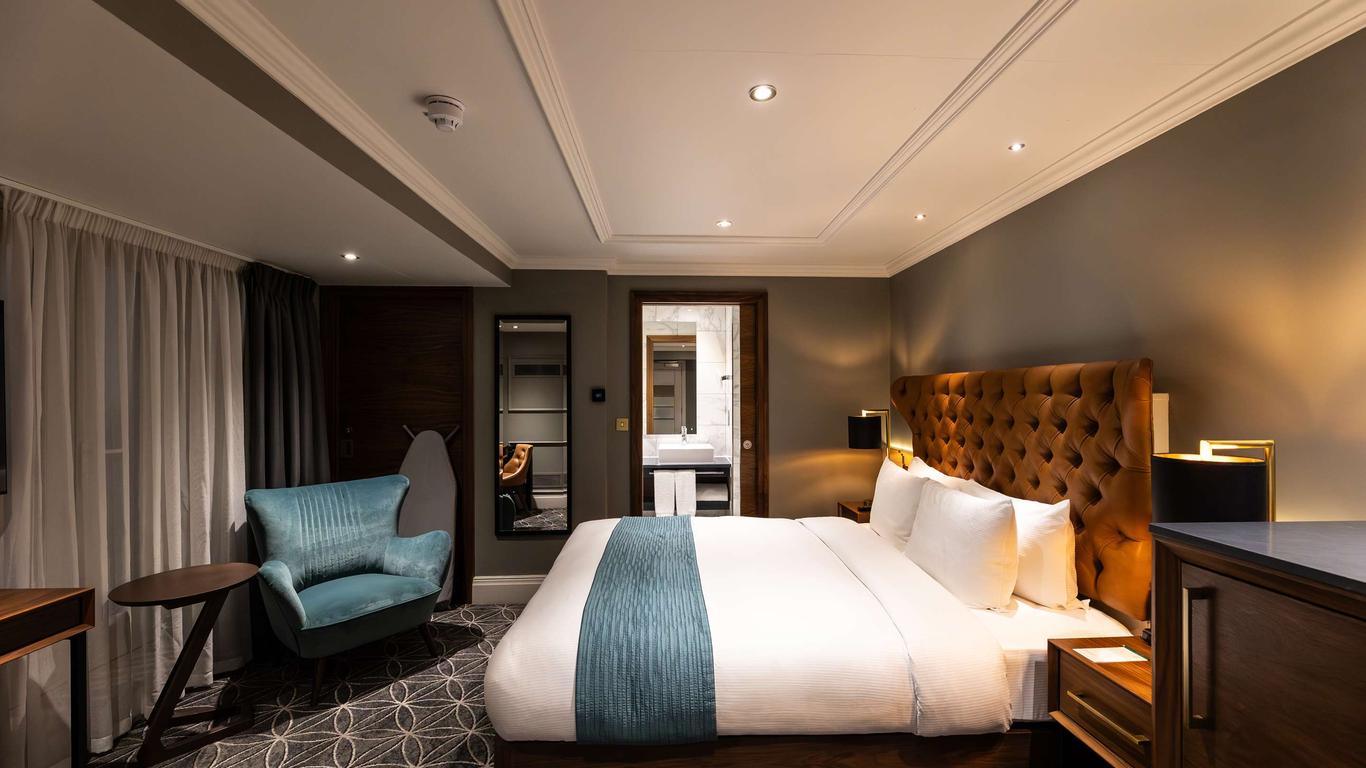 100 Queen's Gate Hotel London Kensington, Curio Collection by Hilton