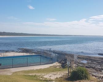 Husky Central, Luxury, 2 Minute Walk To Town, Pet Friendly, Wi-Fi, Hygenic, Warm - Huskisson - Pool