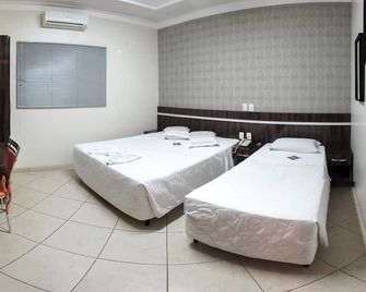 Dourados Center Hotel - Dourados - Habitación