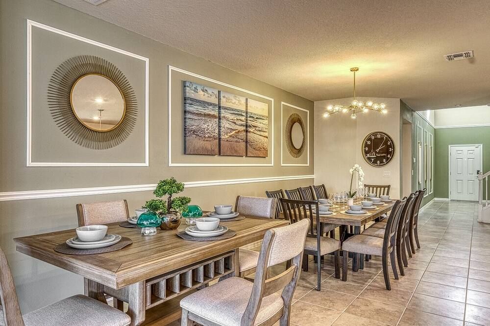 15% Off! Luxury 8br Retreat | Private Pool, Spa & Resort Amenities | Near Disney - Davenport - Essbereich