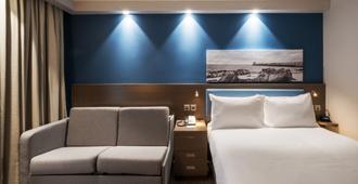 Hampton by Hilton Aberdeen Airport - Aberdeen - Habitación