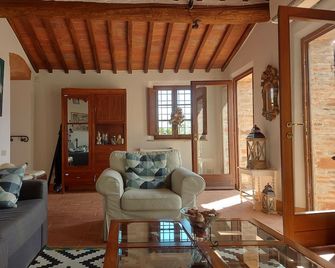 Casina di Arceno: Farmhouse Sleeps 6, shared pool - Stunning views - Castelnuovo Berardenga - Soggiorno