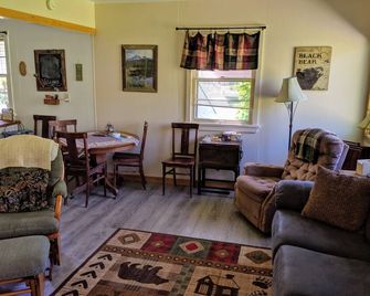 Blue ribbon trout fishing on the Stillwater River - Nye - Living room