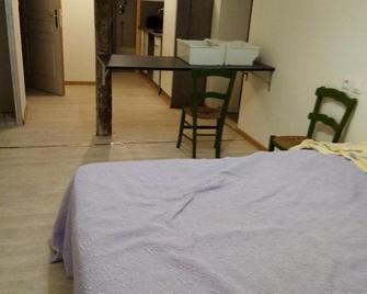studio saint pierre - Vic-Fezensac - Chambre