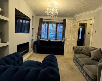 Cozy Rochdale Retreat for Families and couples - Rochdale - Living room