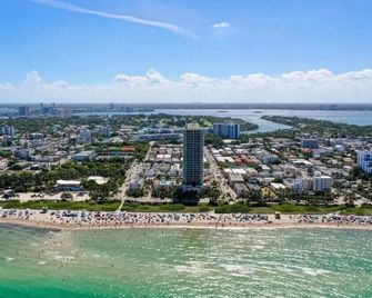 Beach Bae -Deco Studio Steps from the Ocean - Miami Beach - Beach