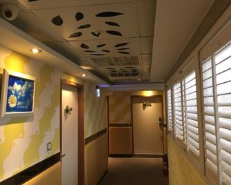 R8 Eco Hotel - Kaohsiung - Pasillo