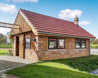 1 Bedroom Beautiful Home In Gubin - Gubin - Building