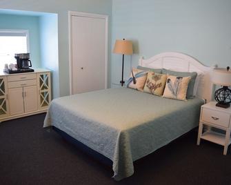 Avenue Side Room at The Copper Trout. - Bayfield - Bedroom