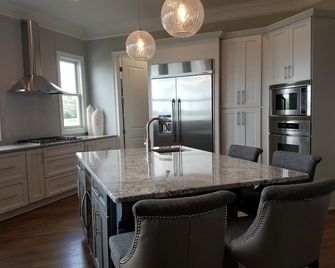 Reynolds Luxury Lakefront with Amazing Views - Greensboro - Dining room