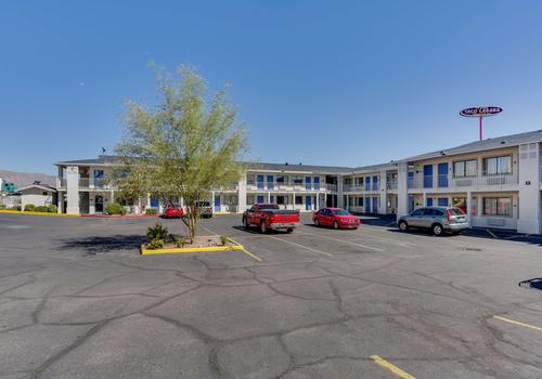 Motel 6 El Paso West 37 5 9 El Paso Hotel Deals Reviews Kayak