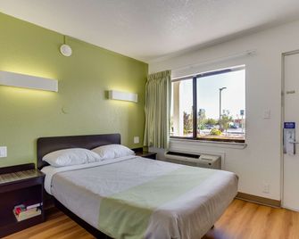 Motel 6 El Paso West - אל פאסו - חדר שינה