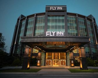 Fly Inn Baku - Baku - Rakennus