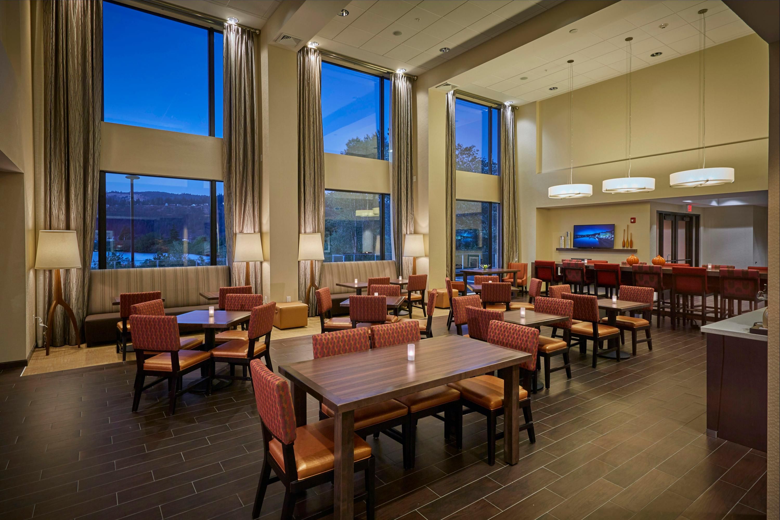 Hampton Inn & Suites Hood River - Hood River - Restaurante