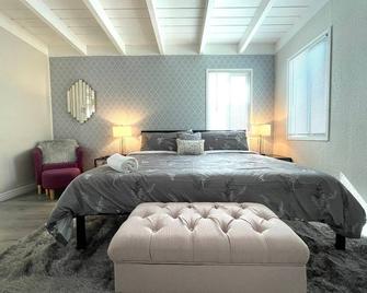 Admirable 1b1b Revamped Home In Long Beach - Long Beach