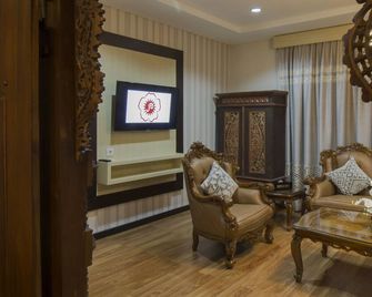 Grand Puri Saron Yogyakarta - Yogyakarta