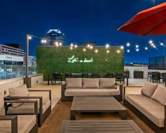 Hotel Mai Downtown Long Beach - Long Beach - Balcony