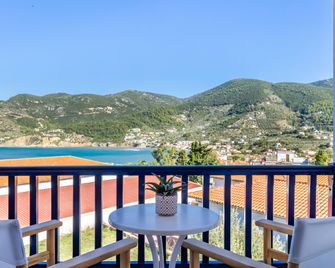 Aperitton - Skopelos - Balcony