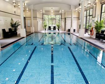 Hyatt Hotel Canberra- A Park Hyatt Hotel - קנברה - בריכה