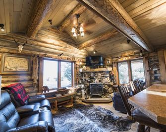 Newly Built Log Pond Cabin - Gallatin Gateway - Sala de estar