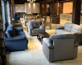 Istana Resorts & Spa - Darjeeling - Salon
