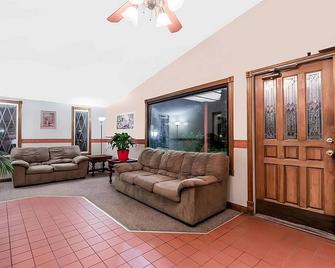 Family Fun! Pool, Picnic Area, Near Shops & Dining - Ashland - Sala de estar