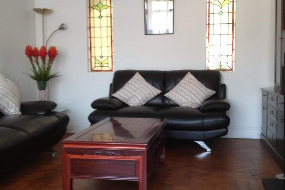 LA B and B Guest Accommodation - צ'יצ'סטר - סלון