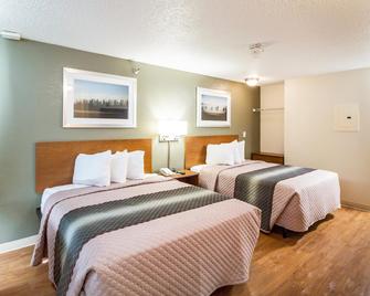 HomeTowne Studios by Red Roof Houston - West Oaks/ Energy Corridor - Houston - Bedroom
