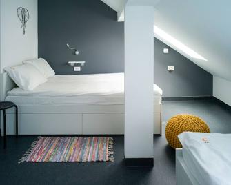 Good People Design Hostel - Belgrade - Bedroom