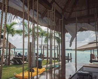 Blue Bird - Bacalar - Gebäude