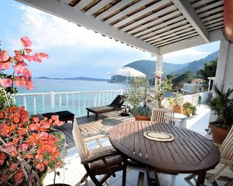 Penthouse Up To The Sea - Eze - Balcony