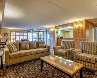 Quality Inn Tully I-81 - Tully - Sala de estar