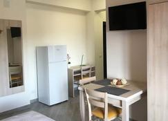 L'essenzial Living - Messina - Essbereich