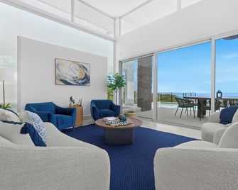 New Gated Home - 6 Suites - Vacation Planning Included! - Playa Matapalo - Sala de estar