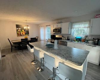 Pocono Escape - Modern & Cozy - Pocono Summit - Cocina