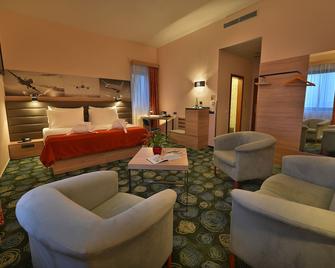 Ramada by Wyndham Airport Prague - פראג - חדר שינה
