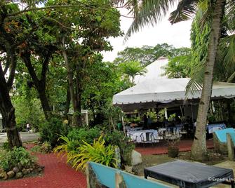 Chali Beach Resort And Conference Center - Cagayan de Oro - Innenhof