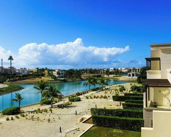 Charming Balcony Retreat - Salalah
