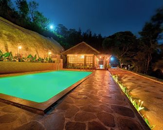 Whispering Hills Attappadi by Voye Homes - Mannārakkāt - Piscina