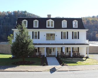 The Washington Inn - Galax - Building