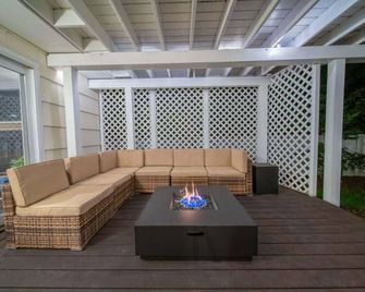New Beach Home near Stamford Downtown/Shippan - Stamford - Patio