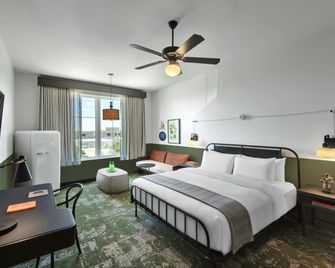 Cotton Court, By Valencia Hotel Collection - Lubbock - Bedroom