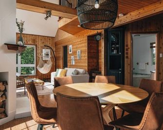 Chalet avec spa au lac Tyrol - Sainte-Marguerite-du-Lac-Masson - Dining room