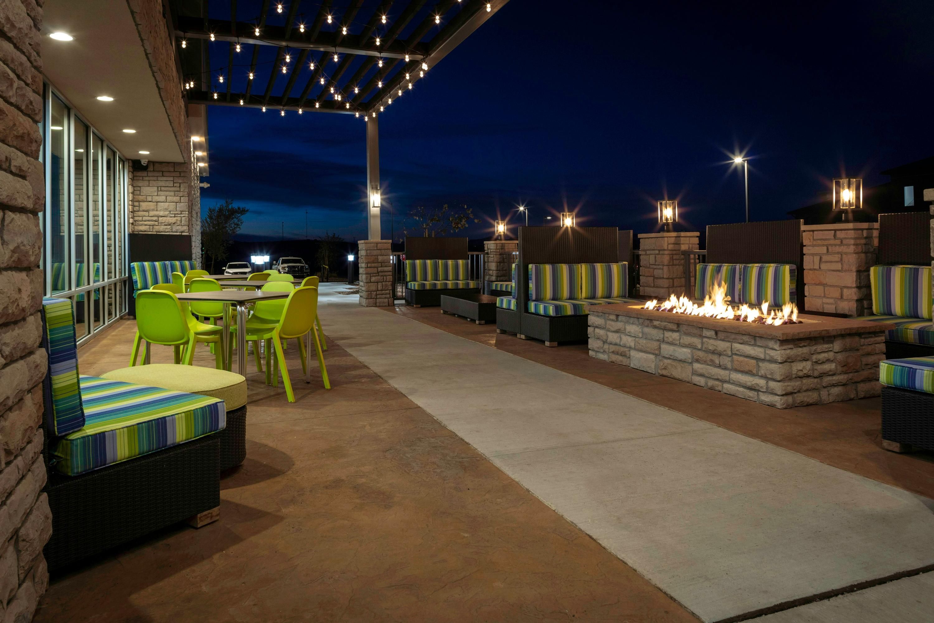 Home2 Suites by Hilton Page Lake Powell - Page - Uteplats