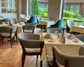 DoubleTree by Hilton New York LaGuardia Airport - Queens - Restaurant