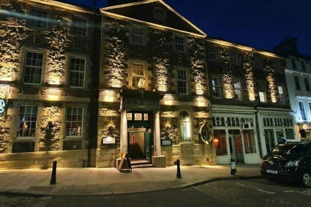 The Golden Lion Hotel - Stirling - בניין
