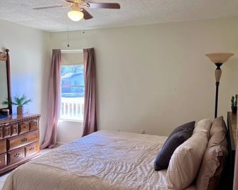 Cozy Mid-Century - McComb