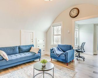 Weymouth Apartment Close to Beaches and Boston! - Weymouth - Living room