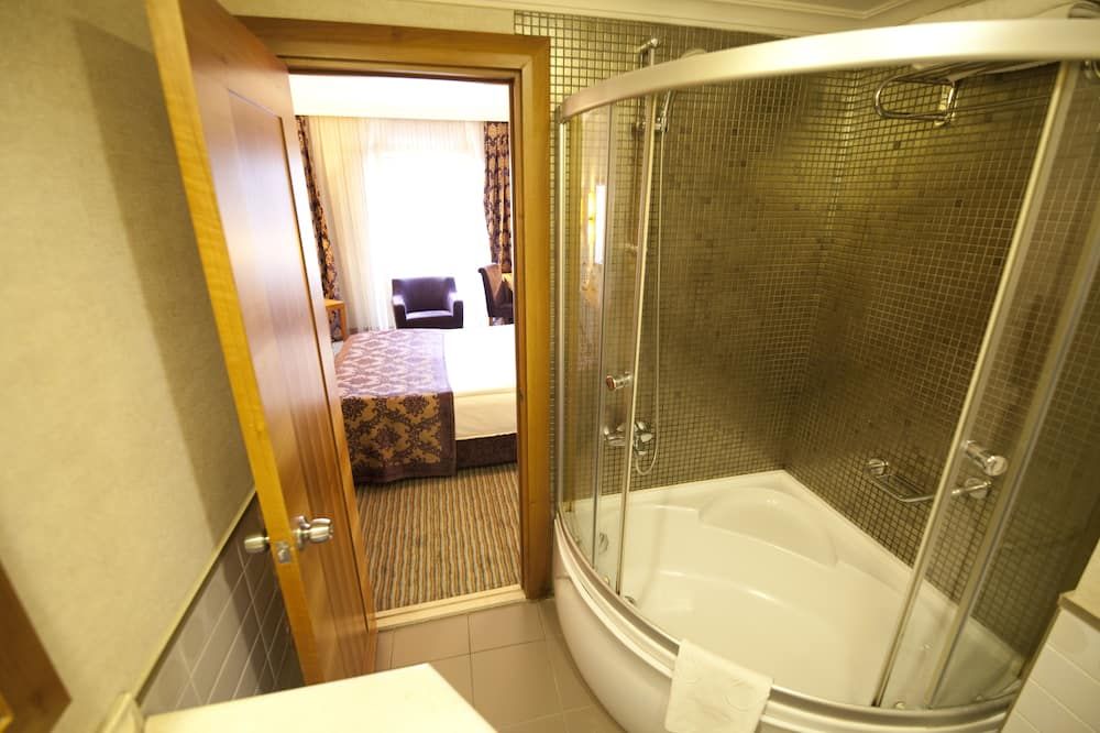 Tugcu Hotel Select